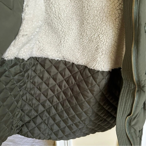 American Eagle size Small Army Green Utility Jacket Sherpa Faux Fur Hood Winter - Picture 5 of 6